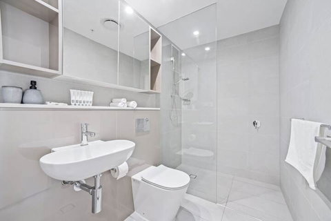 HomeHotel Extreme Luxury Apt Next To Mall & Train - Accommodation Perth 1