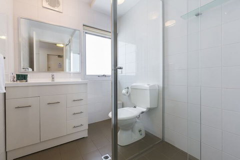 Gold Sands Beach Apartment - Accommodation Perth 4