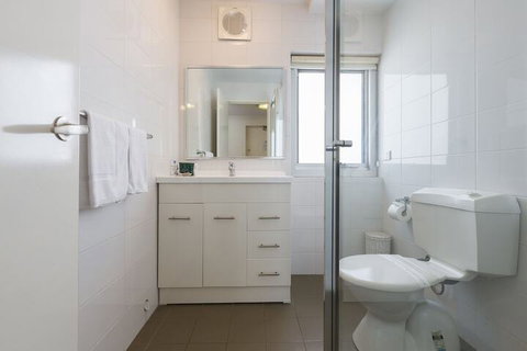 Gold Sands Beach Apartment - Accommodation Perth 7