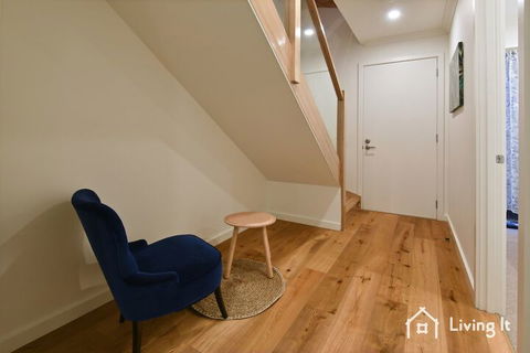 Tomkins Townhouse - Accommodation Perth 5
