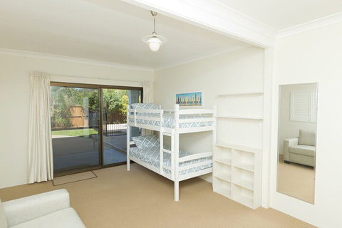 The Beach House At One Mile 6 Burrawong - Accommodation Perth 2
