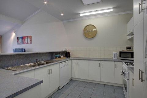 Port Lincoln Foreshore Apartments - Accommodation Perth 6