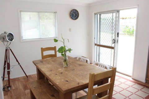 Coolum Classic Beach Shack Pet Friendly - Accommodation Perth 2