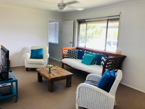 Coolum Classic Beach Shack Pet Friendly - Accommodation Perth 3