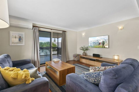 Sundance Pet Friendly Beach House In Peregian! 59 Lorikeet Drive - Accommodation Perth 2