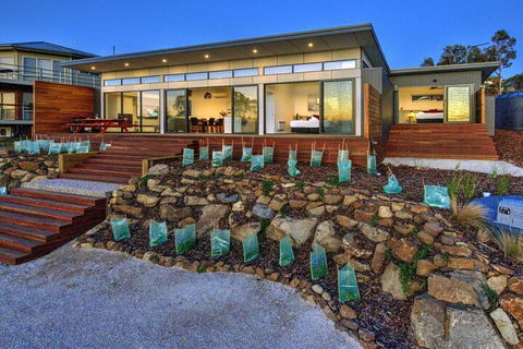 Freycinet Coastal Retreat - Accommodation Perth 2