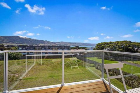 SEA NOOK Seconds From The Beach - Accommodation Perth 0