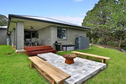 Rockwall Pet Friendly Fire Pit - Accommodation Perth 5