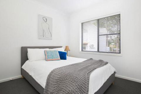 Rockwall Pet Friendly Fire Pit - Accommodation Perth 7