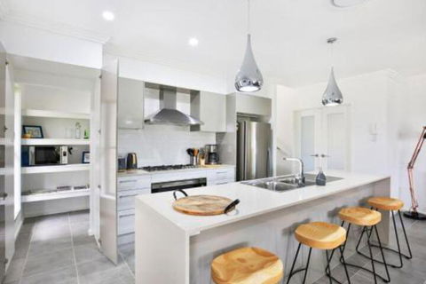 Rockwall Pet Friendly Fire Pit - Accommodation Perth 6