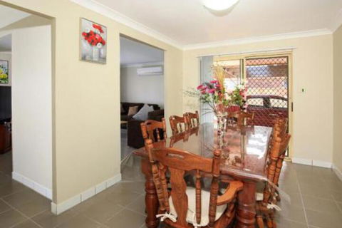 Kingfisher Pet Friendly 10 Mins To Hyams Beach - Accommodation Perth 4