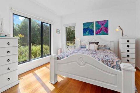 MERMAIDS On MARENGO Large Home With Wifi - Accommodation Perth 1