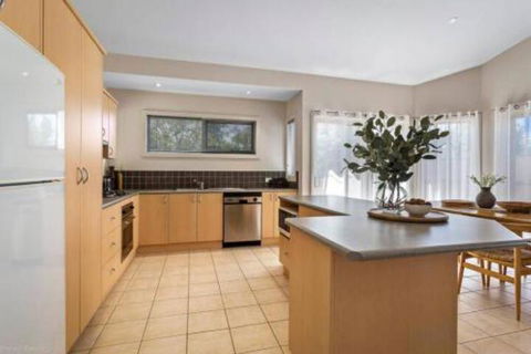 DRIFTWOOD VILLA Free Wifi Walk To Beach - Accommodation Perth 5