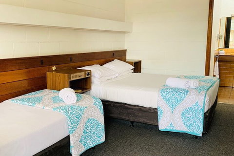 The Caledonian Hotel Motel - Accommodation Perth 3