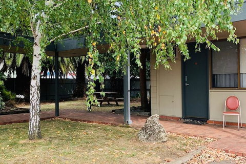 The Caledonian Hotel Motel - Accommodation Perth 1