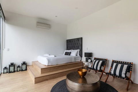 Modern Stylish Penthouse - Accommodation Perth 4