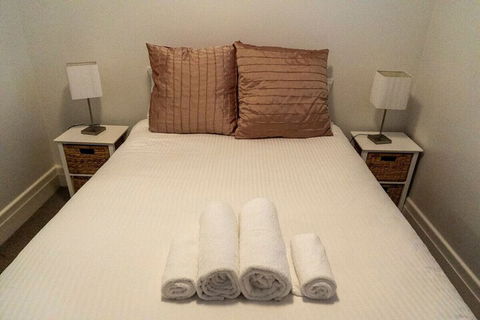 Delightful 3BD Apt Near Chapel St. In St. Kilda! - Accommodation Perth 2