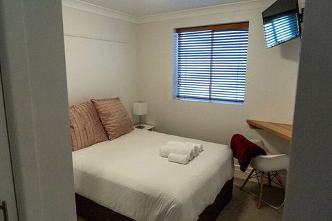 Delightful 3BD Apt Near Chapel St. In St. Kilda! - Accommodation Perth 6