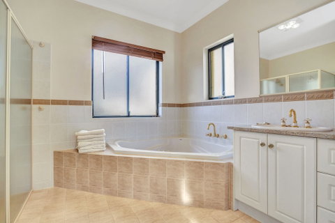 Seaglass - Accommodation Perth 5