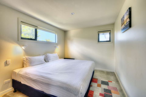 Oystercatcher - Accommodation Perth 3