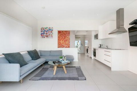 Beachfront Penthouse - Accommodation Perth 6