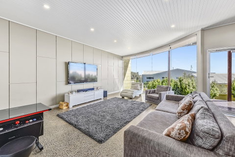Aloha Waterfront Properties - Accommodation Perth 6