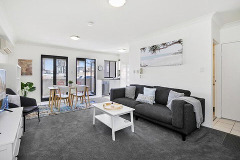 HOLT1 Crows Nest Holtermann Street - Accommodation Perth 7