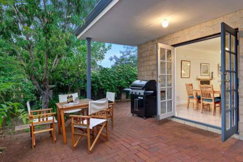 Shady Sheas - Perth Resorts 7