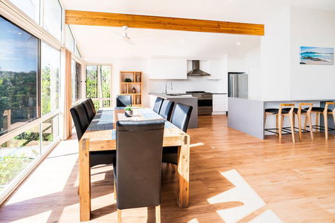 Beachfront Escape - Accommodation Perth 3