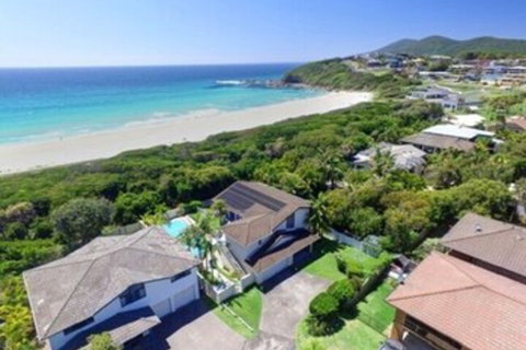 Beachfront Escape - Accommodation Perth 1