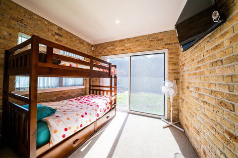 Beachfront Escape - Accommodation Perth 6