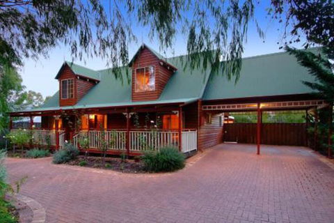 Rosewood Cottage - Accommodation Perth 2