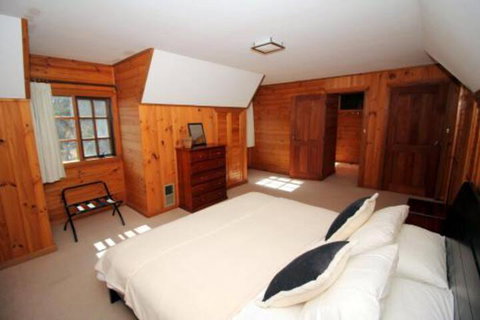 The Great House Bnb - Accommodation Perth 6