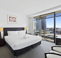 Holiday Holiday Circle On Cavill - Accommodation Perth