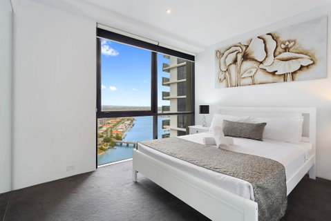 Holiday Holiday Circle On Cavill - Accommodation Perth 2