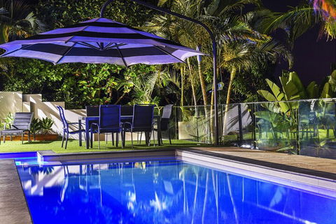 Just In Paradise Waterfront 5 Bedroom Deluxe House Central Broadbeach Location - Accommodation Perth 1