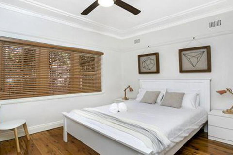 Spacious Two Bedroom Apartment In Crows Nest HUNT1 - Accommodation Perth 3