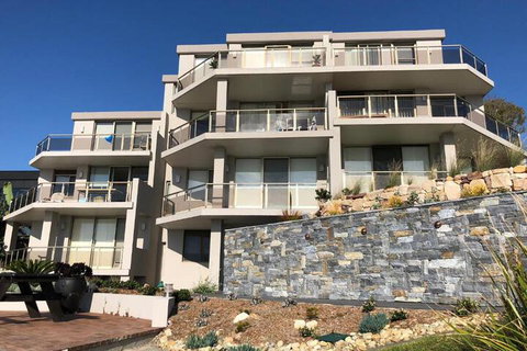 Toowoon Bay Beachfront Apartment - Accommodation Perth 2
