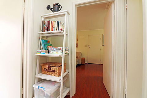 Colour Pop - Rejuvenate Stays - Accommodation Perth 3