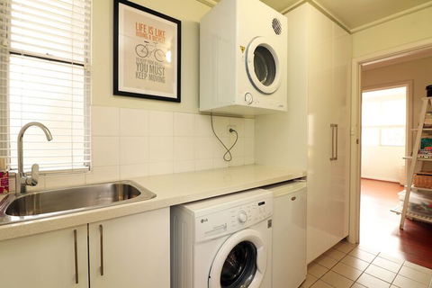 Colour Pop - Rejuvenate Stays - Accommodation Perth 7