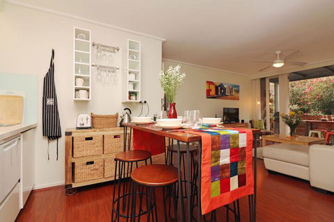Colour Pop - Rejuvenate Stays - Accommodation Perth 4