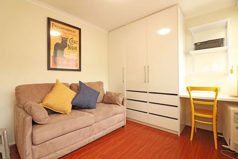 Colour Pop - Rejuvenate Stays - Accommodation Perth 6