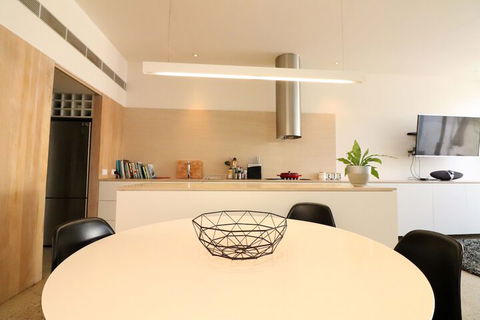 Inspired Designer Carlton North Terrace - Rejuvenate Stays - Accommodation Perth 6