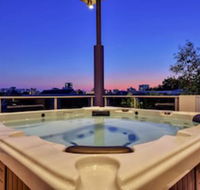 Darwin City Lights Jacuzzi - Perth Resorts