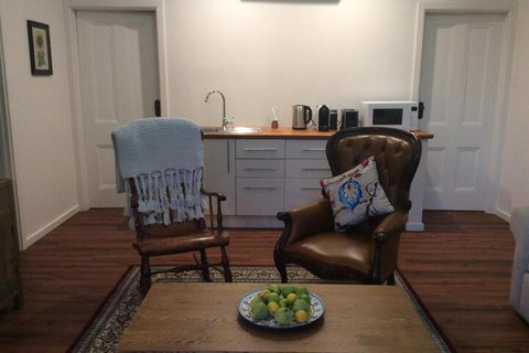 The Garden Cottage At The Olives - Accommodation Perth 6