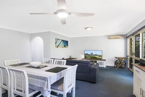Tugun Palms Holiday Villa - Perth Resorts 4