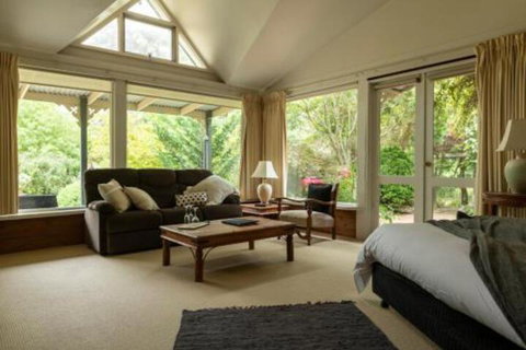 In The Valley - Accommodation Perth 2