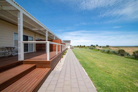 Coastal Lodge - Accommodation Perth 5