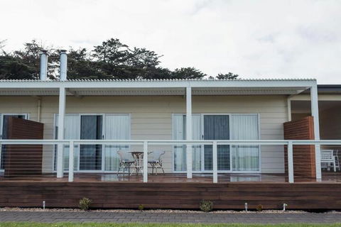 Coastal Lodge - Accommodation Perth 2
