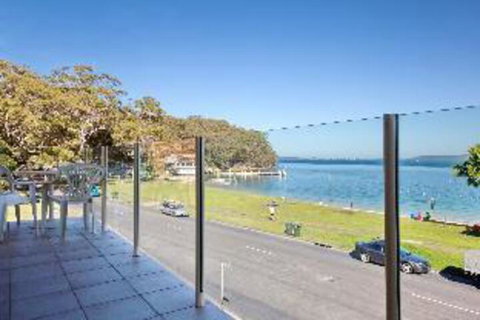 2 Bedroom Apartment Little Hut Unit 3 20 Kurrawa Close - Accommodation Perth 0